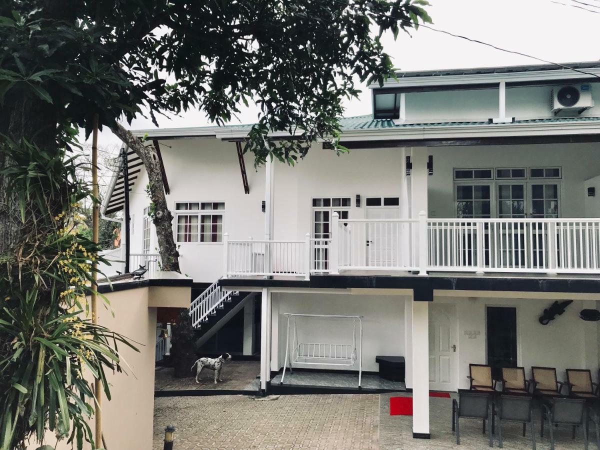 Duvi'S Shelter Bungalow โคลอมโบ ภายนอก รูปภาพ